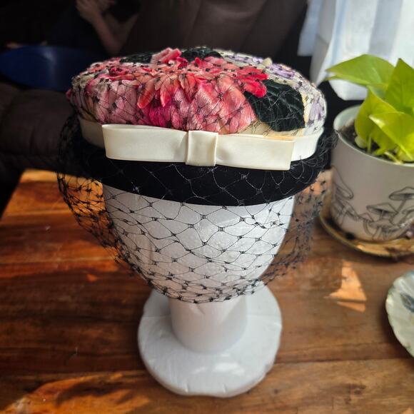 1960\'s Pillbox Style Hat Silk Flowers Netting Face Covering Satin Bow Romantic main image 5